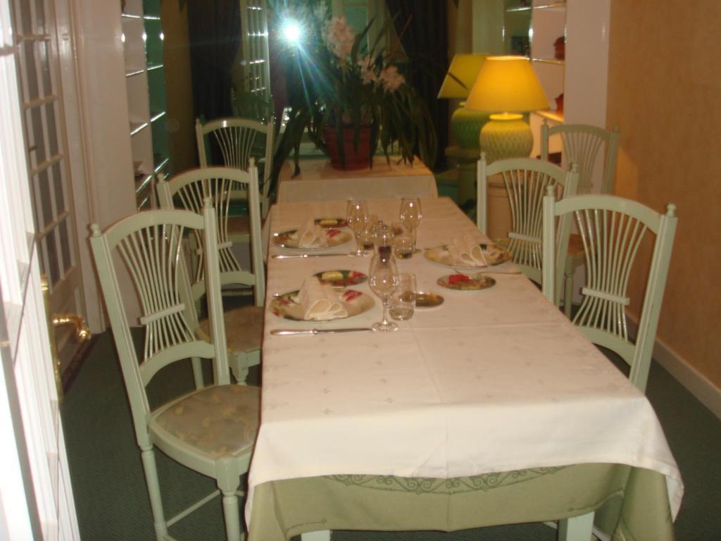 La Poste Hotel Vitry-le-Francois Luaran gambar