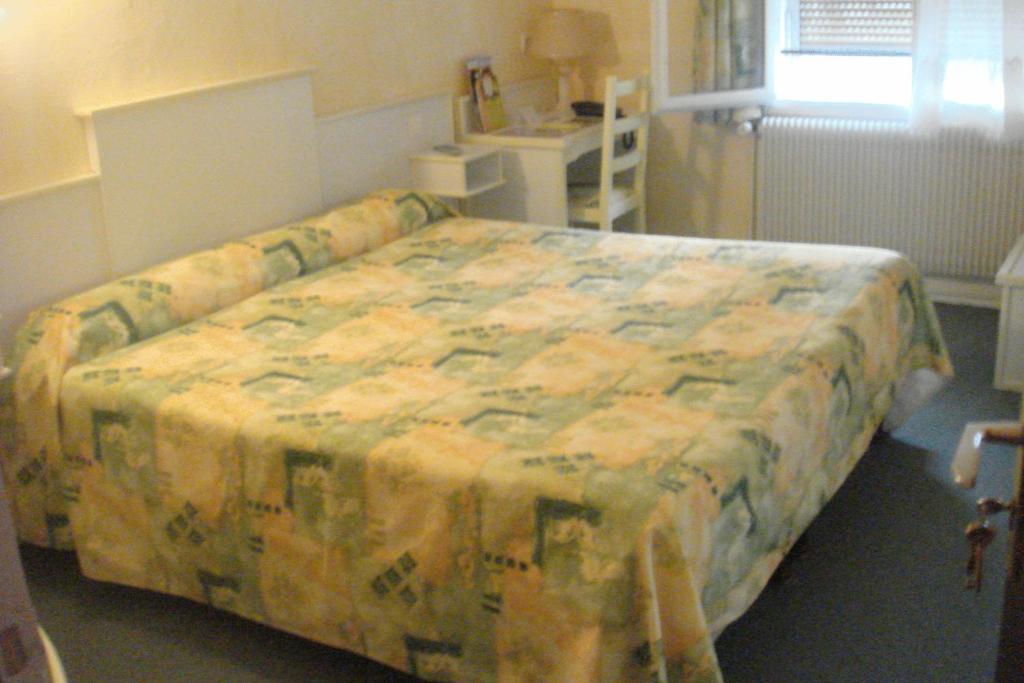 La Poste Hotel Vitry-le-Francois Luaran gambar